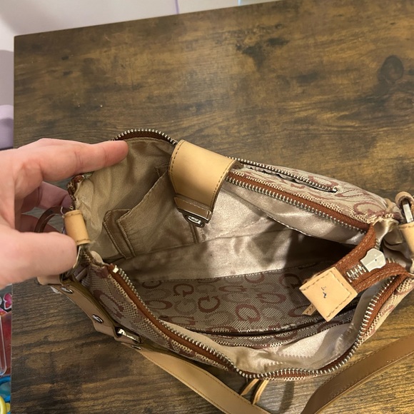 Guess Vintage Y2K Tan Brown Shoulder Bag Monogram Logo Hand Bag Zipper Pockets - Picture 6 of 7